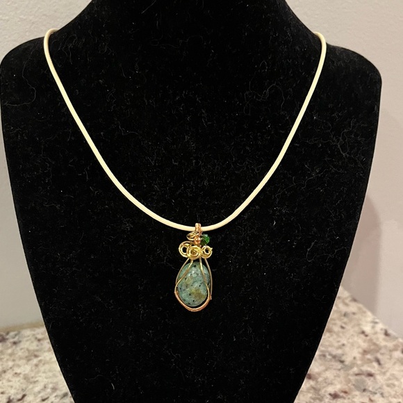 Serpentine necklace - Picture 2 of 3